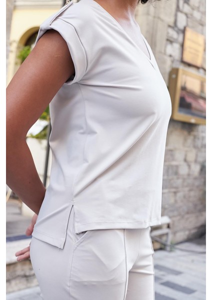 Kadın Modal Ipeksi Likralı Kumaş V Yaka Duble Kollu Apoletli Yanları Yırtmaçlı T-Shirt Bluz-Taş indirimleri