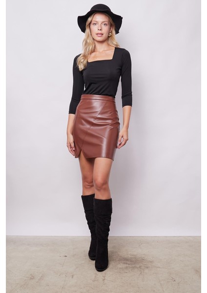 Kadın Hafif Likralı Deri Yüksek Bel Yırtmaçlı Diz Üstü Kalem Etek-Taba