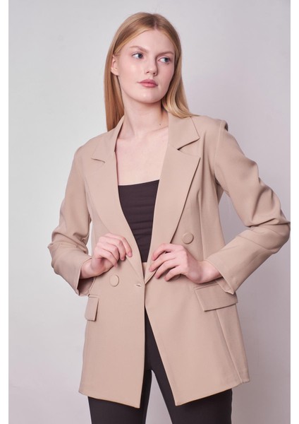 Kadın Düğme Detaylı Uzun Kol Şık Ofis Süs Cep Kapaklı Kumaş Blazer Ceket -Taş indirimleri