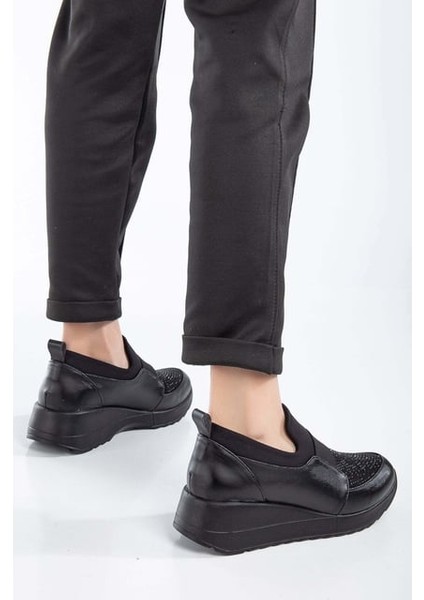 Damla Taş Detaylı Günlük Kadın Ayakkabı Siyah modelleri