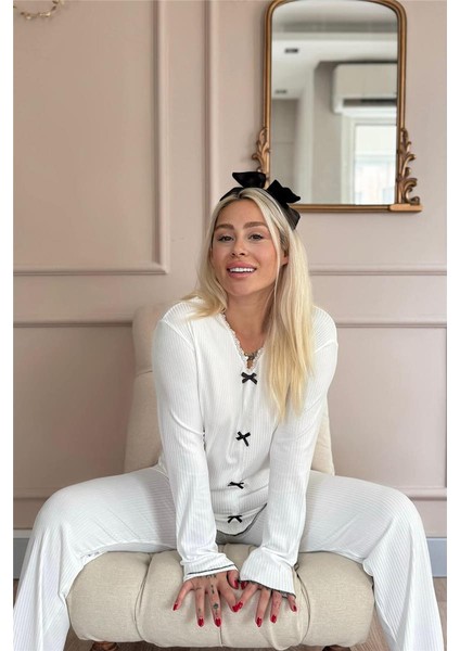 Beyaz Delicato Örme Uzun Kol Kadın Pijama Takımı fiyatları