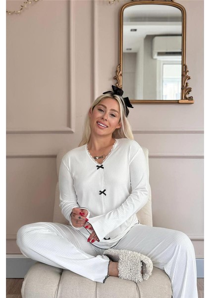 Beyaz Delicato Örme Uzun Kol Kadın Pijama Takımı fırsatları