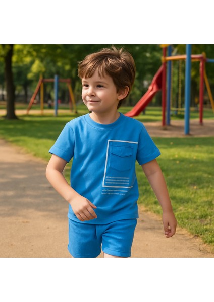 Erkek Çocuk Yazlık Şortlu Takım | Mavi Cep Detaylı Pamuklu Tişört + Fitilli Şort | Günlük Spor Kombin, Park ve Tatil Giyim