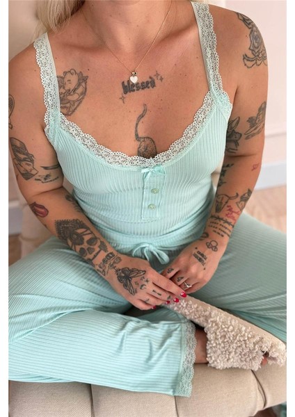 Mint Sogno Örme Dantel Askılı Kadın Pijama Takımı fırsatları