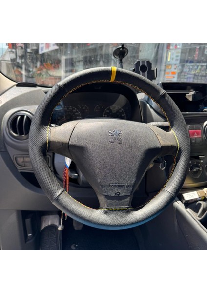 Dikişli Direksiyon Kılıfı Siyah Deri Noktalı Deri Sarı Yüzük Sarı Dikişli Peugeot Bipper Için