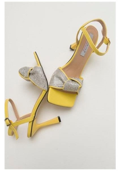 Kadın Glttr Sarı Taşlı Sandalet