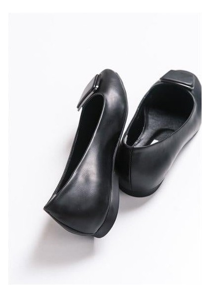 Kadın Lsbn Siyah Aksesuarlı Ayakkabı