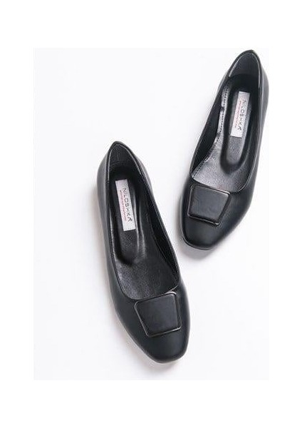 Kadın Lsbn Siyah Aksesuarlı Ayakkabı