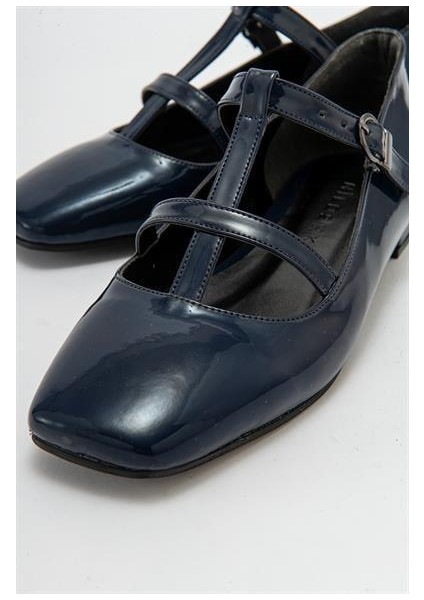 Kadın Fsta Lacivert Rugan Tokalı Babet fiyatları