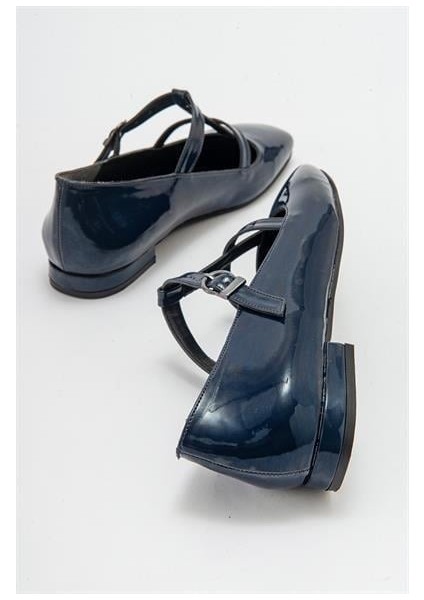 Kadın Fsta Lacivert Rugan Tokalı Babet indirimleri