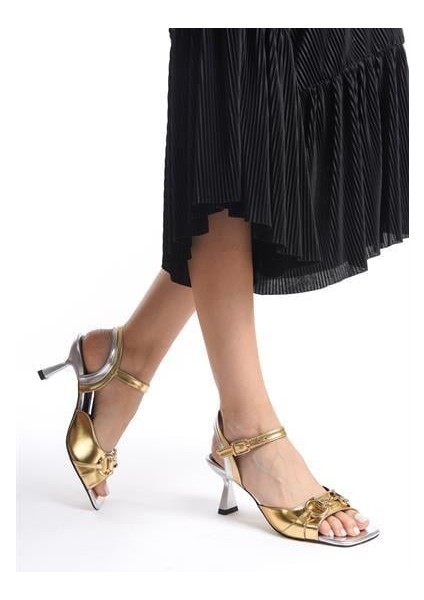 Kadın Nıty Altın Tokalı Sandalet