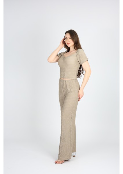 Kalp Yaka Crop Bluz Vebol Paça Yüksek Bel Lastikli Pantalon
