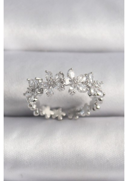 Pirinç Gümüş Renk Zirkon Taşlı Çiçek Model Vıp Seri Kadın Yüzük