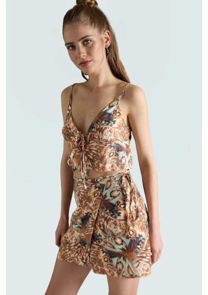 Şık Soyut Desenli Yazlık Bluz Etek Takım Rahat Kesim Polyester Kumaş Modern Stil Yüksek Kalite