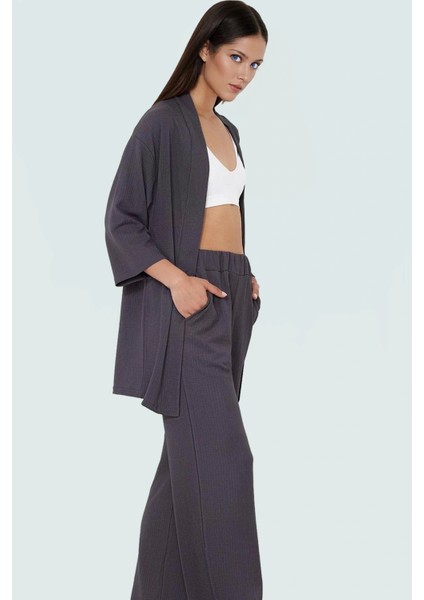 Yazlık Kadın Kimono Pantolon Takım Rahat Şık ve Çok Yönlü Trend Tasarım Modern Stil Görünüm fiyatları