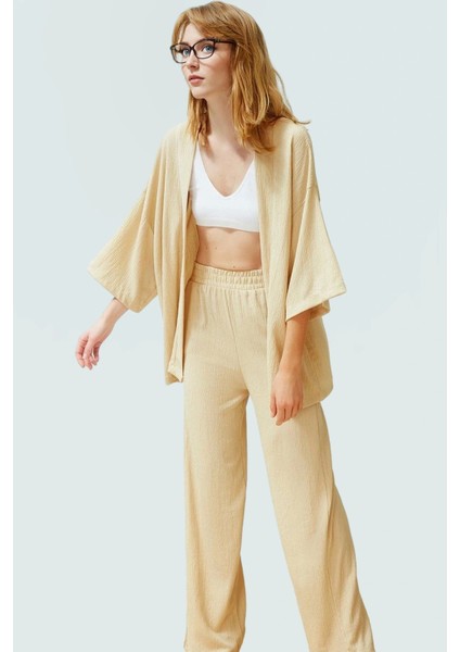Yazlık Kadın Kimono Pantolon Takım Rahat Şık ve Çok Yönlü Trend Tasarım Modern Stil Görünüm fiyatları