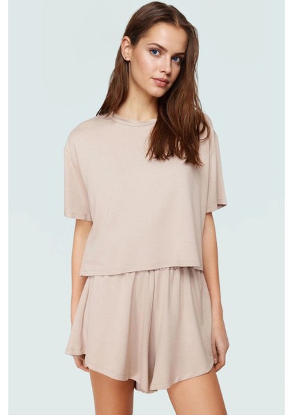 Kadın Yazlık T Shirt ve Şort Takım Yumuşak Dokulu Nefes Alabilir Örme Kumaş Rahat Şık fiyatları