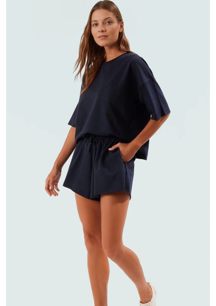 Rahat Kesim Örme Şortlu Takım Yaz Günleri Için Mükemmel Uyum ve Şık Kaliteli Işçilik