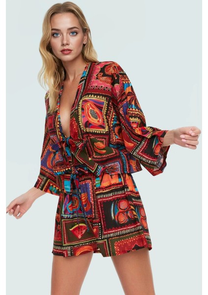 Rahat Pamuklu V Yaka Plaj Takımı Tropikal Desenli Şort ve Gömlek Trend Tasarım Şık