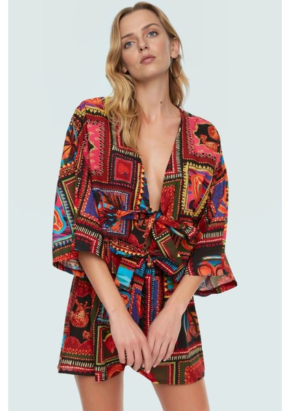 Rahat Pamuklu V Yaka Plaj Takımı Tropikal Desenli Şort ve Gömlek Trend Tasarım Şık modelleri