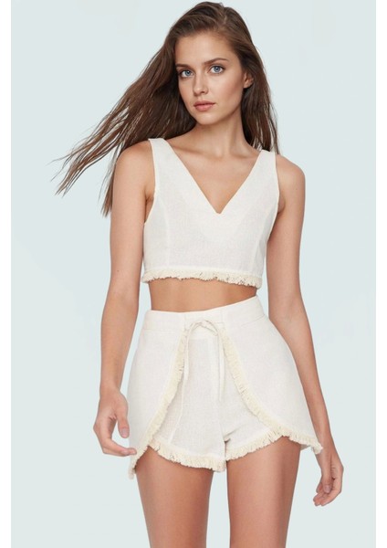 Keten Görünümlü Şık Plaj Takımı V Yaka Bluz ve Boru Paça Şort Rahat Kullanım