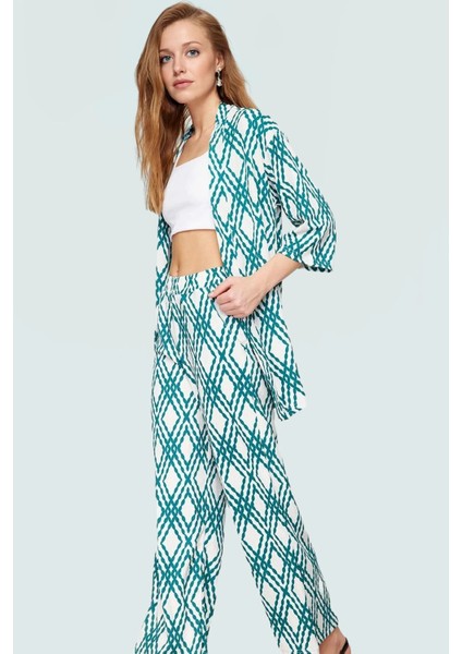 Şık Leopar Desenli Kimono Takım Nefes Alan Polyester Kumaş Görünüm Profesyonel