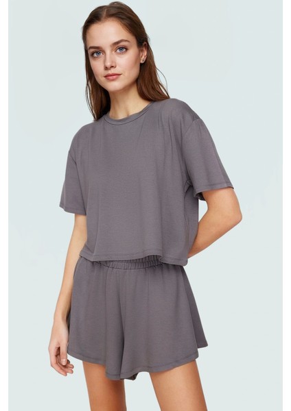 Nefes Alabilir Örme Kumaş Kadın T Shirt Şort Takım Rahat Günlük Stil Modern Trend Tasarım