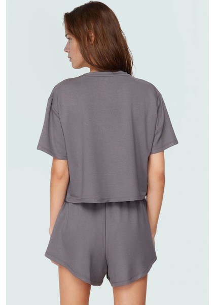 Nefes Alabilir Örme Kumaş Kadın T Shirt Şort Takım Rahat Günlük Stil Modern Trend Tasarım modelleri