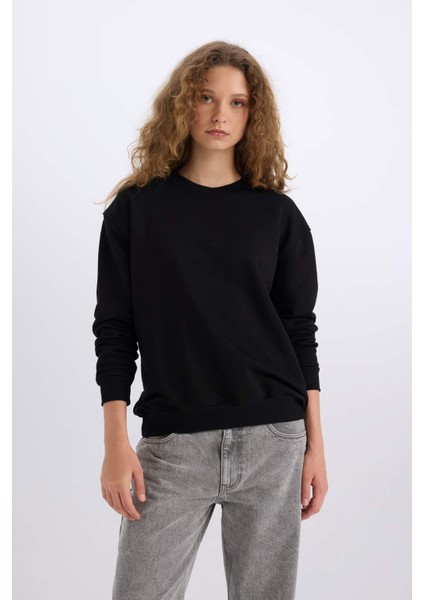 Oversize Geniş Kalıp Bisiklet Yaka Basic Düz Kalın Sweatshirt E3859AX24WN modelleri