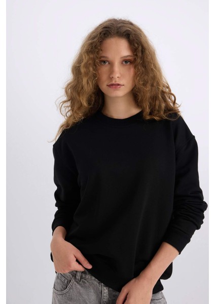 Oversize Geniş Kalıp Bisiklet Yaka Basic Düz Kalın Sweatshirt E3859AX24WN fırsatları