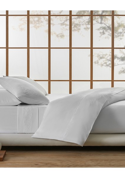 Laurel Nakışlı Pamuk Saten King Size Nevresim Takımı 240X260 cm Beyaz