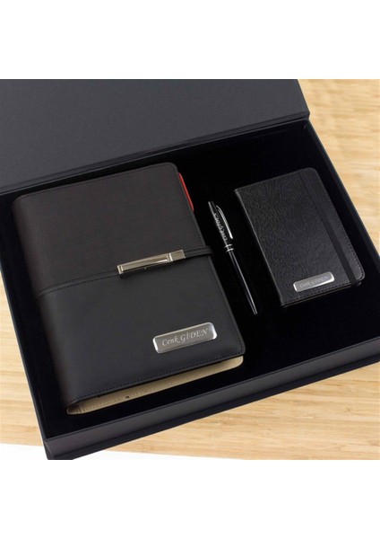Kişiye Özel Organizerli Tarihsiz Ajanda Not Defteri ve Kalem Seti Siyah Kutulu fiyatları