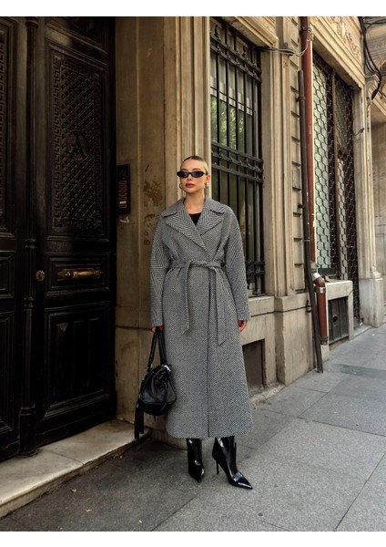 Oversize Çıt Çıt Kapamalı Balık Sırtı Desen Ara Boy Kaban Siyah 3035 fiyatları