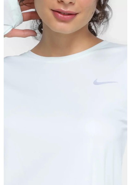 Dri-Fit Miller Running Standart Kesim Beyaz Kadın Spor Tişört indirimleri