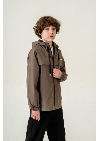 Erkek Çocuk Kapüşonlu Cepli Astarlı Mevsimlik Yağmurluk indirimleri