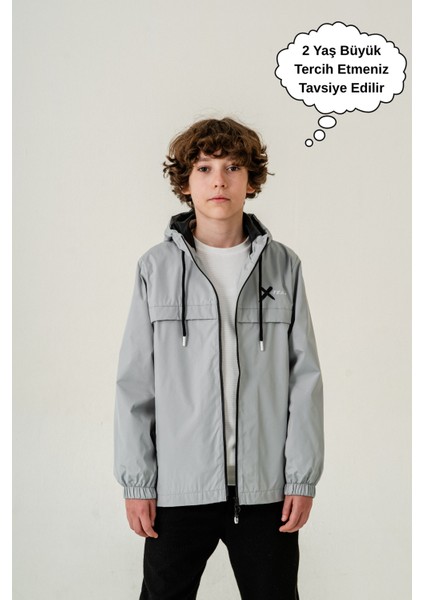 Erkek Çocuk Kapüşonlu Cepli Astarlı Mevsimlik Yağmurluk
