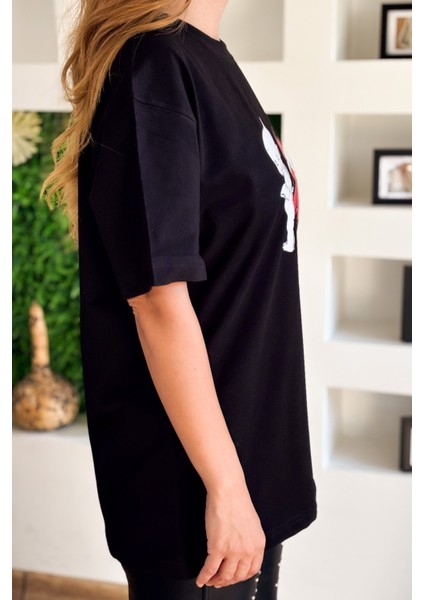Kadın Siyah Oversize Tişört – Karakter Ikili Baskılı Eğlenceli Tasarım fırsatları