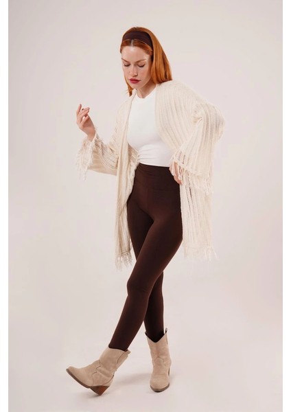 Püskül Detaylı Delikli Model Krem Hırka modelleri