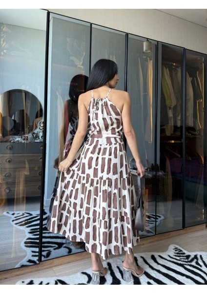 Kadın Viskon Kumaş Ip Askılı Halter Yaka Cepli Midi Boy Elbise modelleri