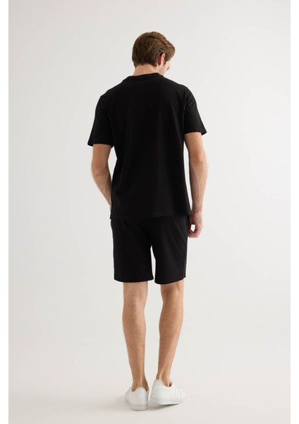 Erkek Pamuklu Pique Cepli Kısa Kol T-Shirt fırsatları
