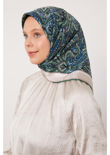 Yeşil Etnik Desen Twill Ipek Eşarp