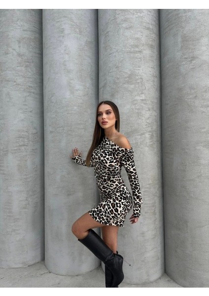 Kadın Uzun Kollu Leopar Desen Omuz Dekolteli Mini Elbise modelleri