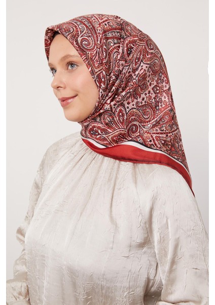 Kırmızı Etnik Desen Twill Ipek Eşarp