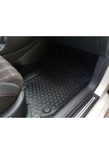 Volkswagen Polo 6r 3D Siyah Havuzlu Paspas 2009 ve 2017