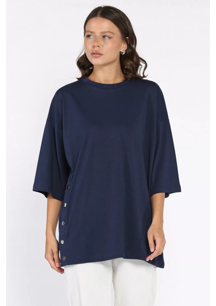 Yan Çıtçıtlı Oversize Tişört ( S-M-L-Xl Uyumludur) P-00010234