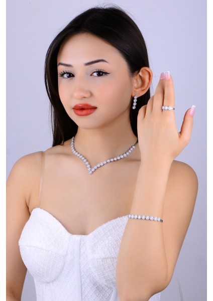 925 Ayar Gümüş 4 mm Taşlı Pırlanta Montür V Model Su Yolu Set