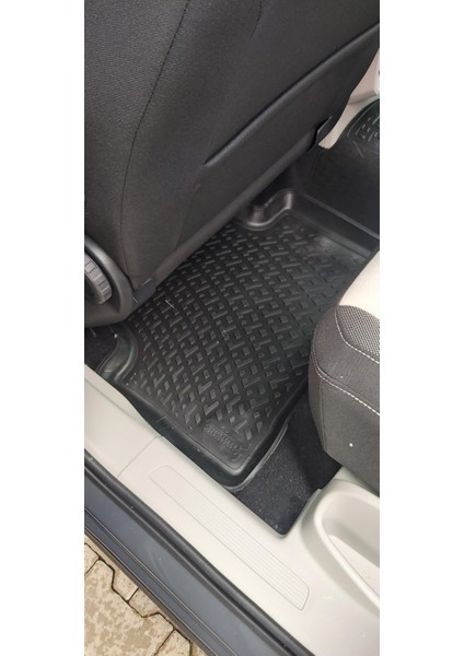 Volkswagen Tıguan 3D Siyah Havuzlu Paspas 2016 ve 2024 indirimleri