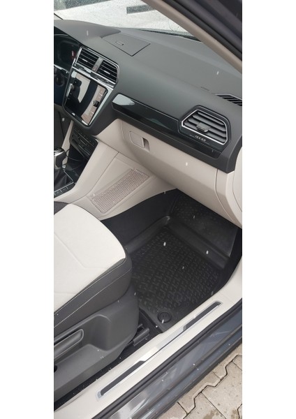 Volkswagen Tıguan 3D Siyah Havuzlu Paspas 2016 ve 2024