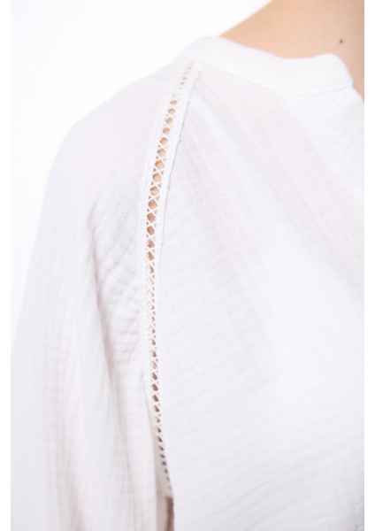 Beyaz Lessi Trim Müslin Gömlek