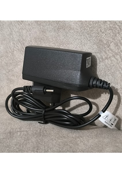 Nokia E61 E63 E65 E66 E50 E51 E55 E71 E72 Ince Uçlu Şarj Aleti Cihazı Traveladapter